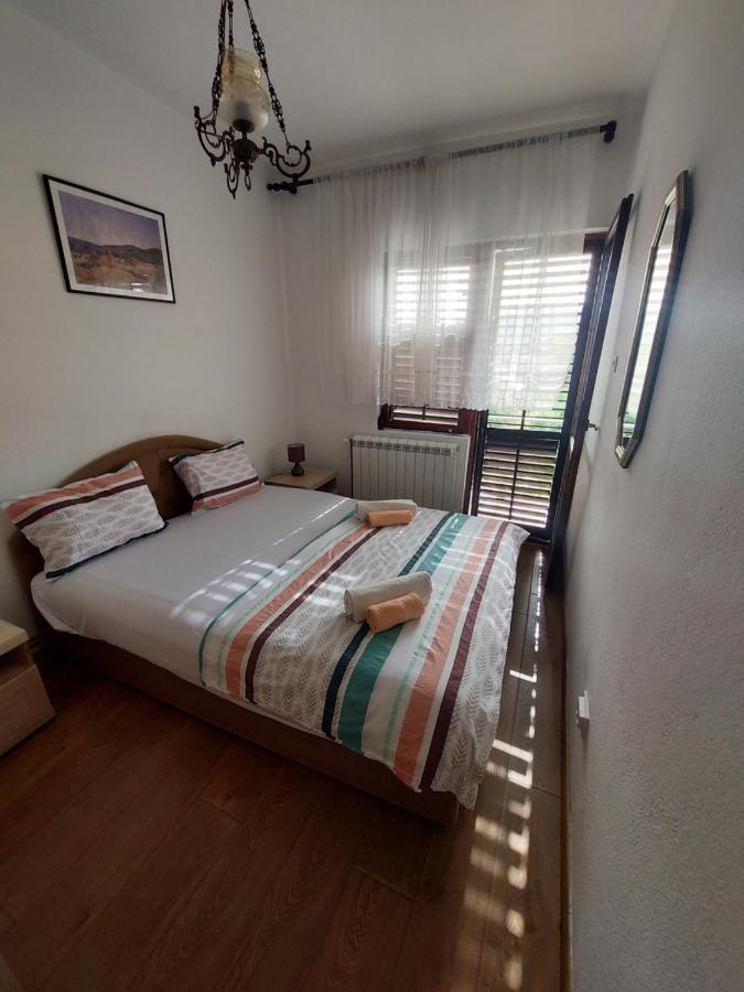 Holiday Home Milanovic ツェティニェ エクステリア 写真