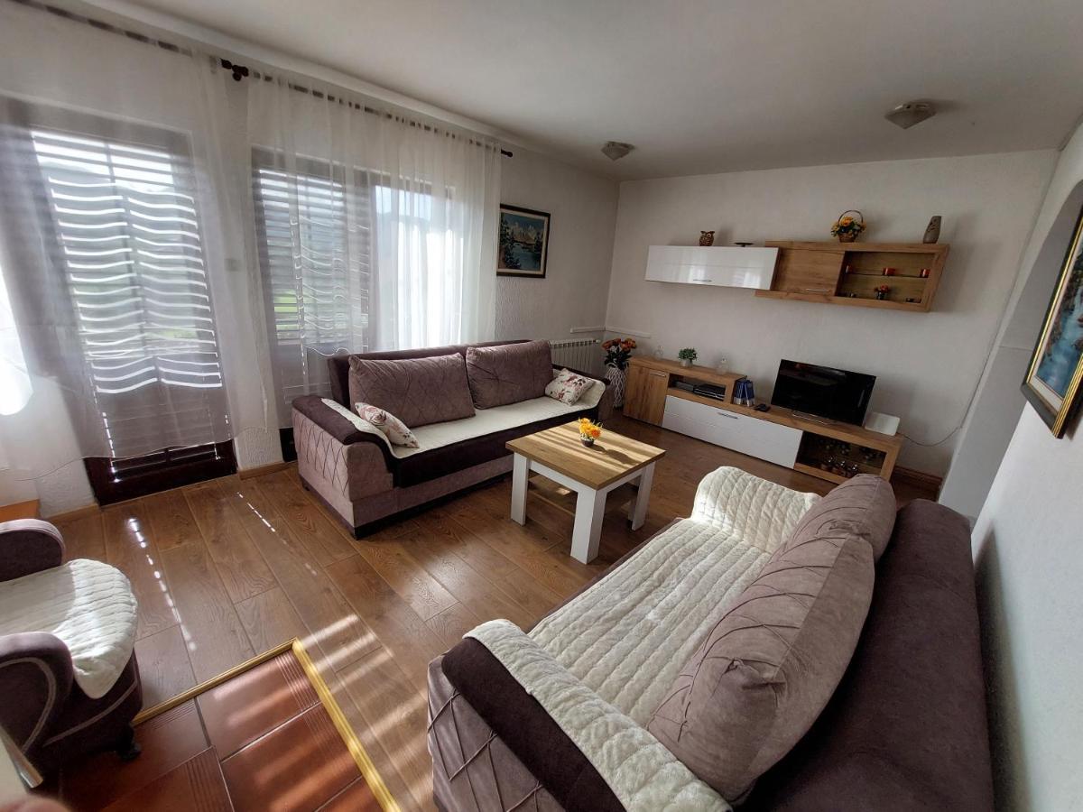 Holiday Home Milanovic ツェティニェ エクステリア 写真