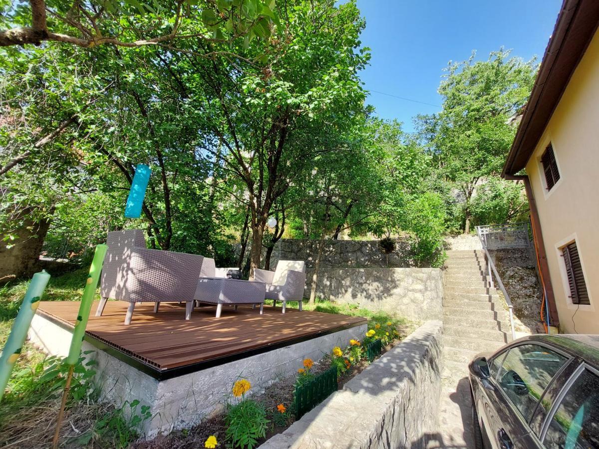 Holiday Home Milanovic ツェティニェ エクステリア 写真